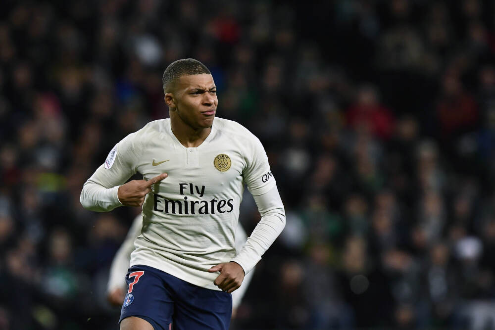 黄金正式进行4位数时代！1000元/克